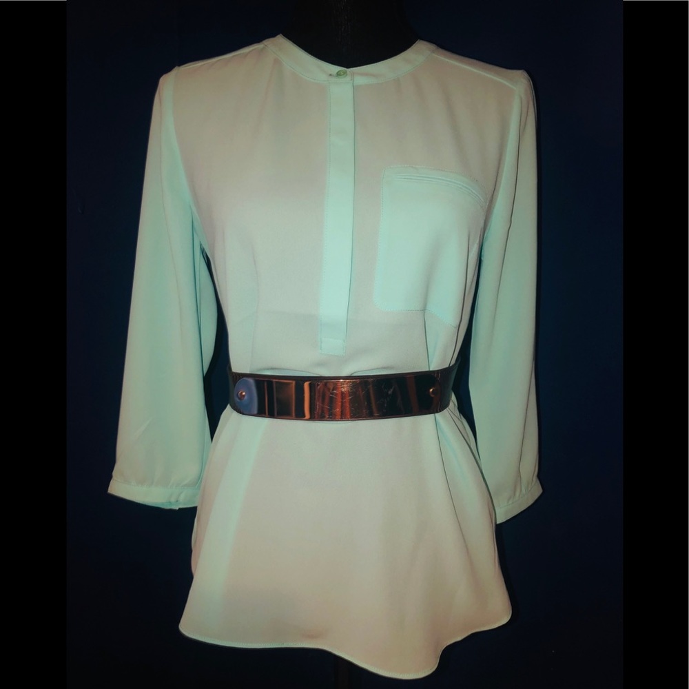 🔥NWT🔥NYDJ FABULOUS Mint Blouse